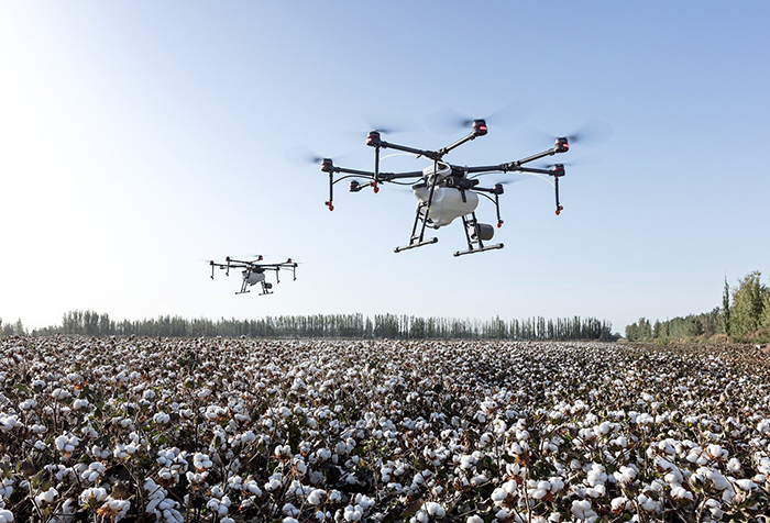 無人機噴灑農(nóng)藥 無人機噴灑農(nóng)藥