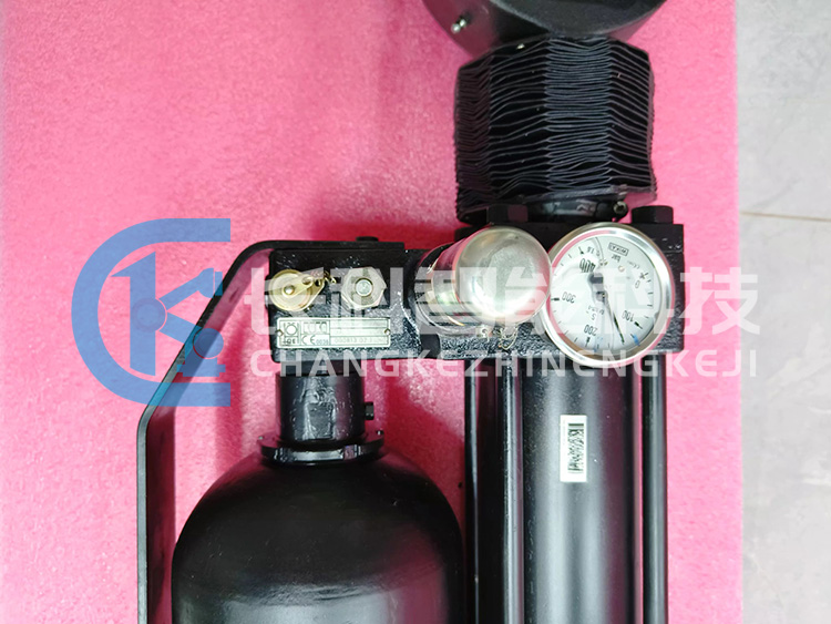 庫(kù)卡搬運(yùn)平衡缸00-118-267 庫(kù)卡搬運(yùn)平衡缸00-118-267