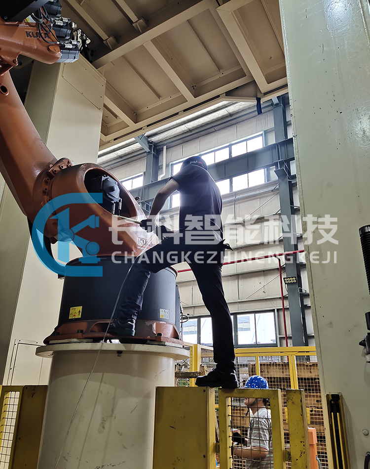 庫卡機(jī)器人KR120 R3500 press保養(yǎng)護(hù)理 庫卡機(jī)器人KR120 R3500 press保養(yǎng)護(hù)理
